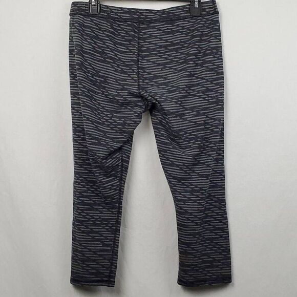 Under Armour Large Gray Pattern Cropped Pants - Picture 4 of 5